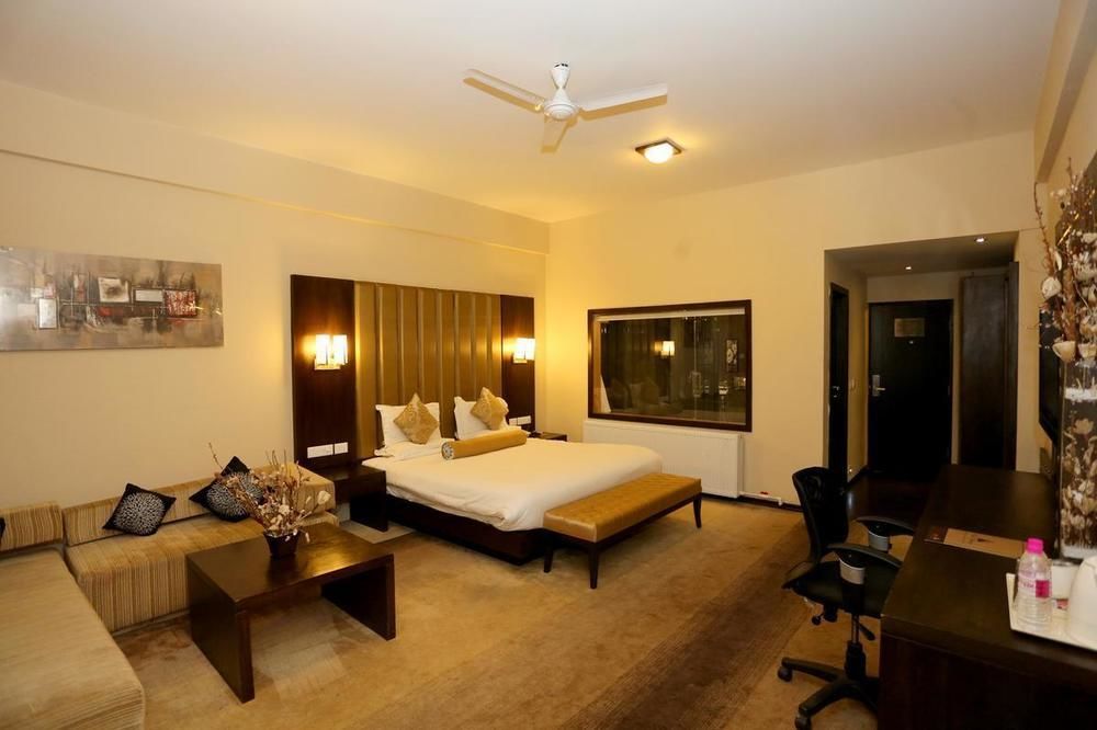 Hotel Pine Spring Wazir Bagh Srinagar  Ngoại thất bức ảnh