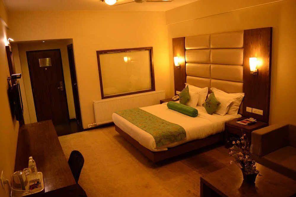Hotel Pine Spring Wazir Bagh Srinagar  Ngoại thất bức ảnh