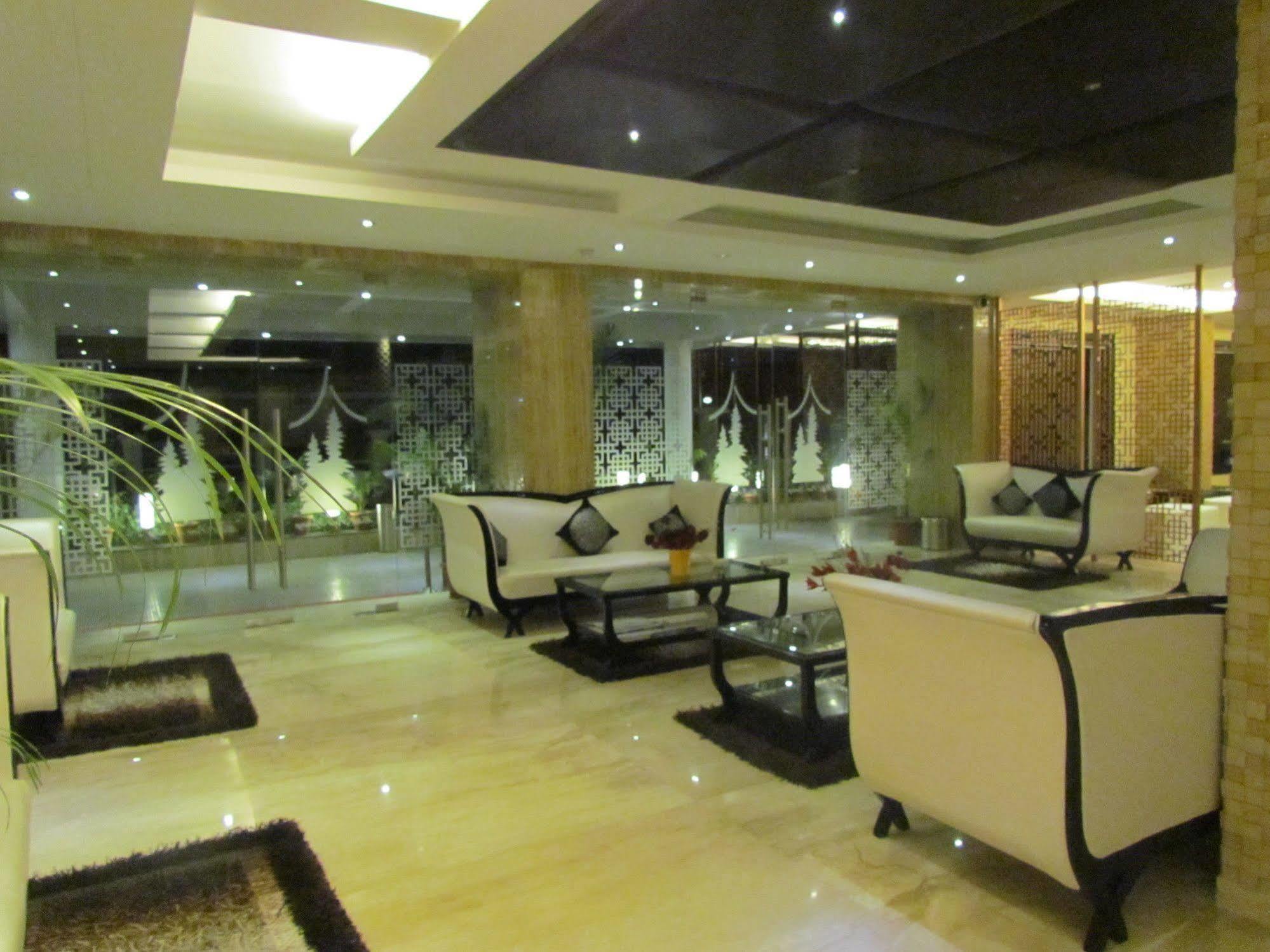 Hotel Pine Spring Wazir Bagh Srinagar  Ngoại thất bức ảnh