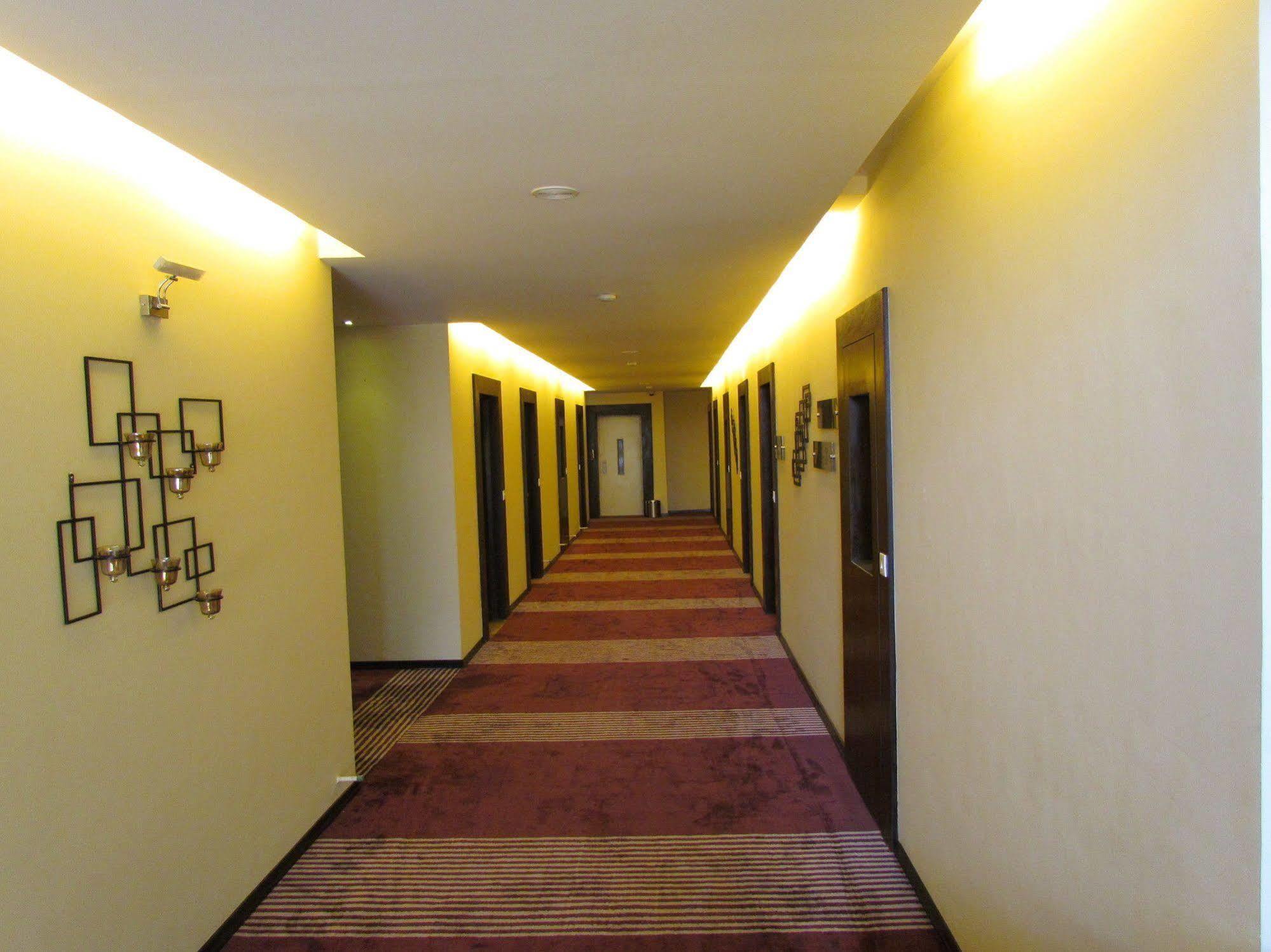 Hotel Pine Spring Wazir Bagh Srinagar  Ngoại thất bức ảnh